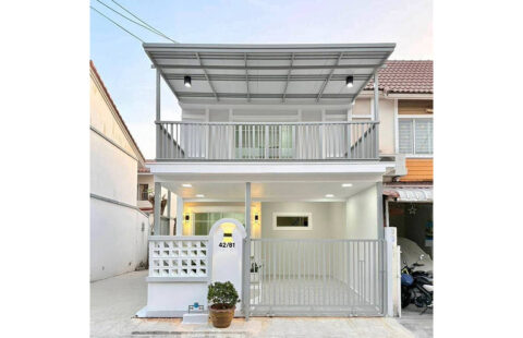 ทาวน์เฮ้าส์ 2 ชั้น หมู่บ้านพฤกษา 45 บางใหญ่ ซอย 12 ทำเลดีหลังมุม