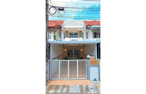 ทาวน์เฮ้าส์ 2 ชั้น หมู่บ้านกานต์มณี ไทรน้อย