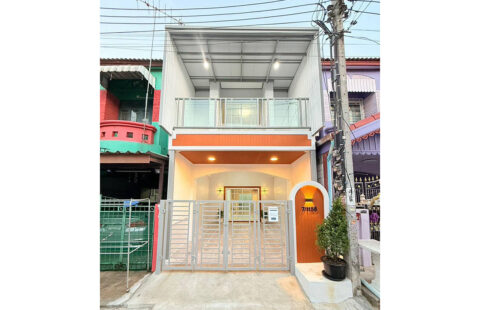 ทาวน์เฮ้าส์ 2 ชั้น หมู่บ้านปิยวรารมย์ เฟส 3 ไทรน้อย (ซอย 18)