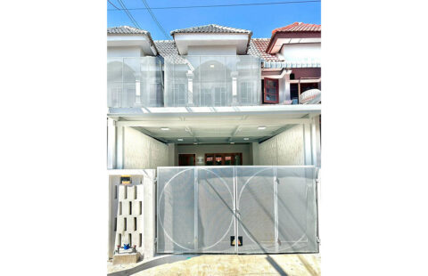 ทาวน์เฮ้าส์ 2 ชั้น หมู่บ้าน ช.รุ่งเรือง 6 ถนนบางกรวย-ไทรน้อย
