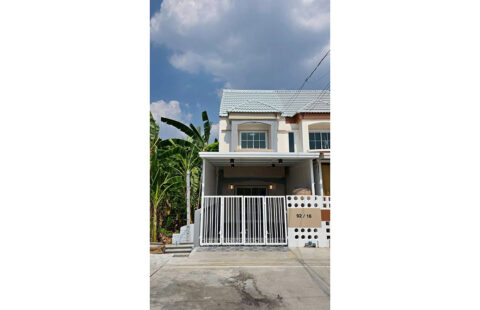 ทาวน์เฮ้าส์ 2 ชั้น หมู่บ้านธารทอง 2-ซอยลาดปลาดุก (ซอย 6) หน้า-หลังบ้านไม่ติดใคร