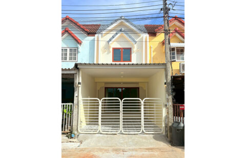 ทาวน์เฮ้าส์ 2 ชั้น หมู่บ้านพร้อมจิตร ถนนเมน ใกล้เซ็นทรัล เวสต์เกต