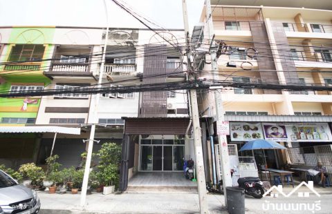(ขายแล้ว) อาคารพาณิชย์ 3 ชั้นครึ่ง บางศรีเมือง สภาพดี พร้อมเฟอร์นิเจอร์บางส่วน