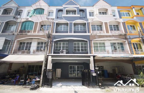 อาคารพาณิชย์ 4 ชั้น ลาดพร้าว-วังหิน 11-13 สภาพสวย พร้อมอยู่