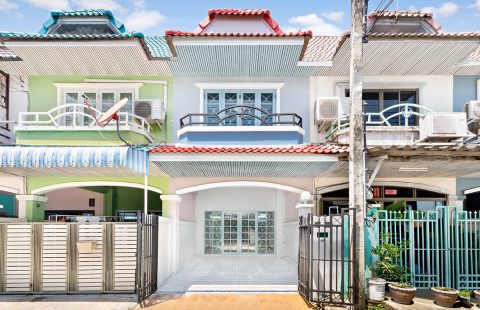 (ขายแล้ว) บ้านมือสองตกแต่งใหม่ หมู่บ้านมนวดีพาร์ค ซอยวัดลาดปลาดุก ปรับปรุงใหม่ พร้อมอยู่