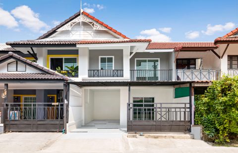 (ขายแล้ว) ทาวน์เฮ้าส์ 2 ชั้นแต่งใหม่ หมู่บ้านพฤกษา 3 บางบัวทอง (ซอยวัดลาดปลาดุก) ทำเลดีใกล้ตลาด