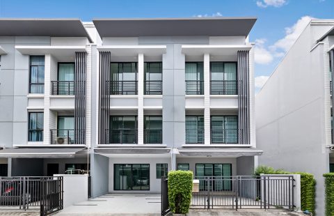 (ขายแล้ว) ทาวน์โฮม 3 ชั้นตกแต่งใหม่ บ้านกลางเมือง รัตนาธิเบศร์ ใกล้รถไฟฟ้า ตรงข้ามเซ็นทรัลรัตนาฯ