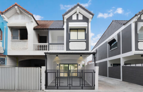 ทาวน์โฮม 2 ชั้น รีโนเวทใหม่ หมู่บ้านบัวทองธานี บางบัวทอง แปลงมุม ต่อเติมครบพร้อมอยู่ ตรงข้ามสมบัติบุรี
