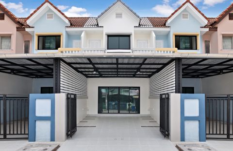 (ขายแล้ว) ทาวน์เฮ้าส์แต่งใหม่ บ้านบางบัวทอง (ติดถนนบ้านกล้วย-ไทรน้อย) ทำเลดีถนนเมนโครงการ