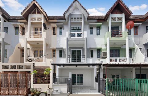 (ขายแล้ว) ทาวน์เฮ้าส์ 3 ชั้น บ้านรีโนเวทใหม่ โพธิ์แก้ว ประชาชื่น-แจ้งวัฒนะ พร้อมอยู่ ทำเลดีใกล้แม็คโคร