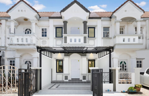 ทาวน์โฮม 2 ชั้น รีโนเวทใหม่ หมู่บ้านวิโรจน์วิลล์ บางบัวทอง ต้นซอยบ้านกล้วย-ไทรน้อย ต่อเติมครบ พร้อมอยู่