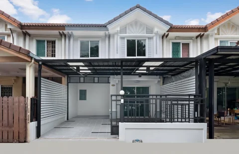 ทาวน์โฮม 2 ชั้น รีโนเวทใหม่ พฤกษาวิลล์ 8/2 สรงประภา ถนนเมน แปลงหน้าสวน ต่อเติมครบ ทำเลดีพร้อมอยู่