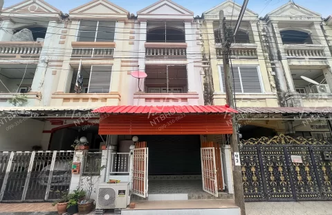 ทาวน์เฮ้าส์ 3 ชั้น ลภาวัน 1 บางบัวทอง ต่อเติมครบพร้อมอยู่ ติดถนนบางกรวย – ไทรน้อย ใกล้สถานีรถไฟฟ้าบางพลู