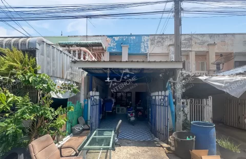 หมู่บ้านร่มเงาไม้ ซอยลาดปลาดุก ต่อเติมครบ ทำเลดี ถนนเมน เดินทางสะดวก