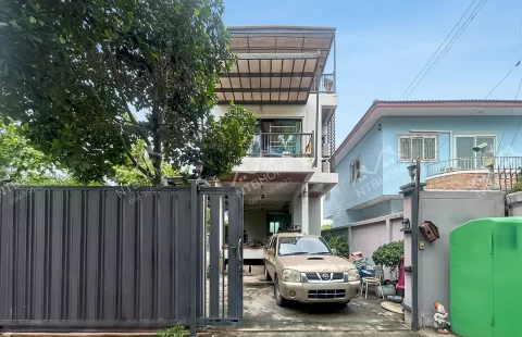 บ้านแฝดสร้างเอง 3 ชั้น ซอยสองพี่น้อง บางใหญ่ 46 ตรว. ทำเลดีในซอยคลองถนน ใกล้รถไฟฟ้า