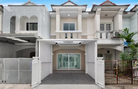 ทาวน์โฮม 2 ชั้น รีโนเวทใหม่ พุทธชาด บางบัวทอง (ซอยเถ้าแก่น้อย) ใกล้สี่แยกบางพลู ต่อเติมครบ หิ้วกระเป๋าเข้าอยู่ได้เลย