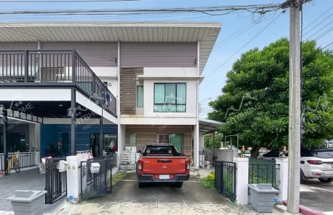 โมดิ วิลล่า ปิ่นเกล้า-วงแหวน แปลงมุม ใกล้ตลาดนัดลุงออม ทำเลดีเดินทางสะดวก