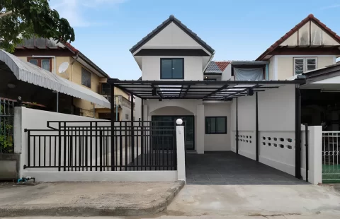 บ้านแฝด 2 ชั้น รีโนเวทใหม่ หมู่บ้านลานทอง ติวานนท์-ปากเกร็ด สวย พร้อมอยู่ ทำเลดีติดถนนใหญ่