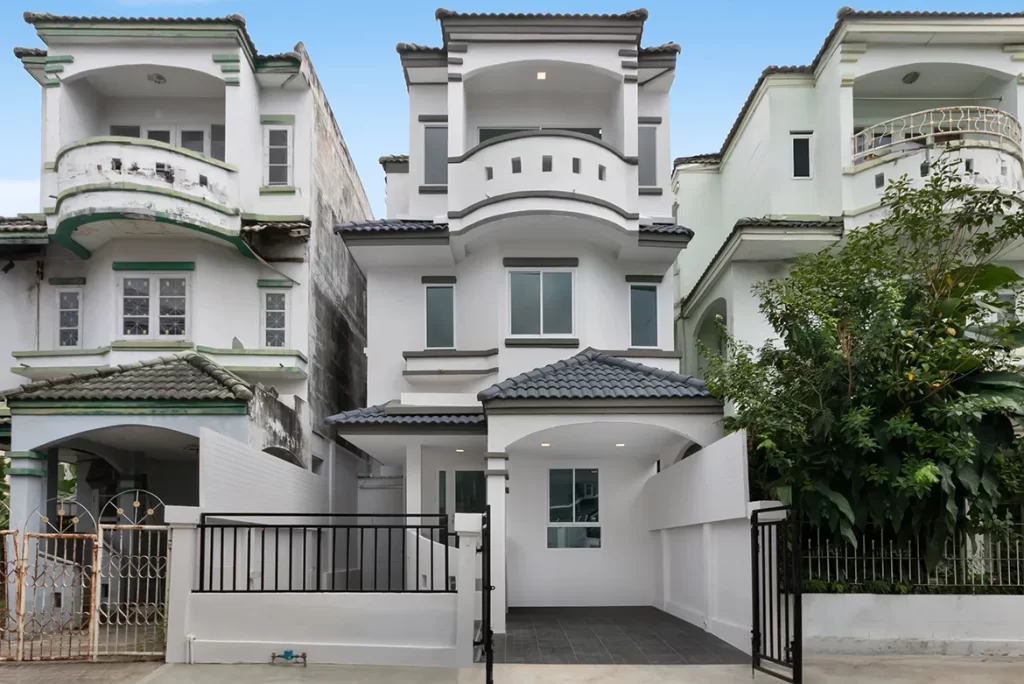 ทาวน์โฮม 3 ชั้นตกแต่งใหม่ เศรณี ดอนเมือง-สรงประภา บ้านพร้อมอยู่ ทำเลใกล้สนามบินดอนเมือง