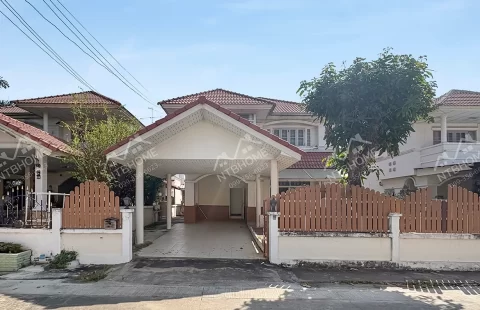 พัชราพรรณ บางบัวทอง ถนนบางกรวย – ไทรน้อย (ซอยโรงหมี่) ต่อเติมครบ ทำเลดี