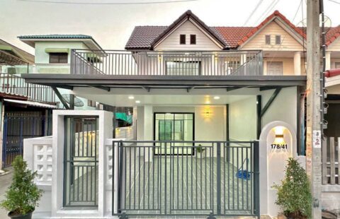 หมู่บ้านบัวทอง 4 ถนนบ้านกล้วย-ไทรน้อย (ซอย 1/14) แปลงมุมต้นโครงการ