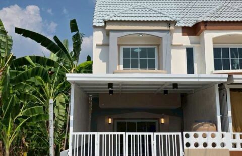 หมู่บ้านธารทอง 2-ซอยลาดปลาดุก (ซอย 6) หน้า-หลังบ้านไม่ติดใคร