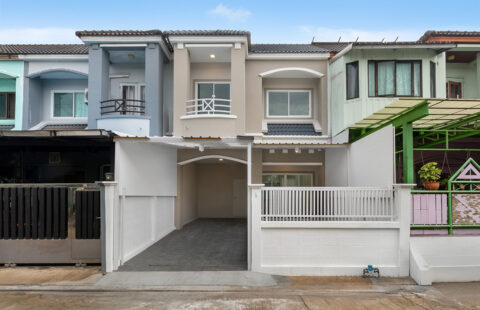 ทาวน์โฮม 2 ชั้น รีโนเวทใหม่ หมู่บ้านร่มโพธิ์ บางบัวทอง ติดถนนใหญ่ ใกล้สถานีรถไฟฟ้าสี่แยกบางพลู พร้อมอยู่