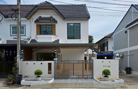 ทาวน์เฮ้าส์ 2 ชั้น หมู่บ้านมนรดา 2 ไทรน้อย แปลงมุม ต่อ่เติมครบพร้อมอยู่