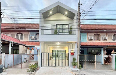 ทาวน์เฮ้าส์ 2 ชั้น หมู่บ้านบัวทอง 1 ทำเลดีติดรถไฟฟ้าสายสีม่วง