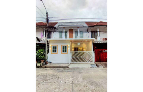 ทาวน์เฮ้าส์ 2 ชั้น หมู่บ้านบัวทอง 4 (คุณาภัทร ) บ้านกล้วยไทรน้อย บางบัวทอง นนทบุรี