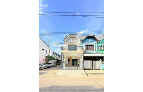 ทาวน์เฮ้าส์ 2 ชั้น หมู่บ้านมนวดี กรีน พาร์ค บ้านกล้วย ถนนเมน ห้องมุม พร้อมอยู่