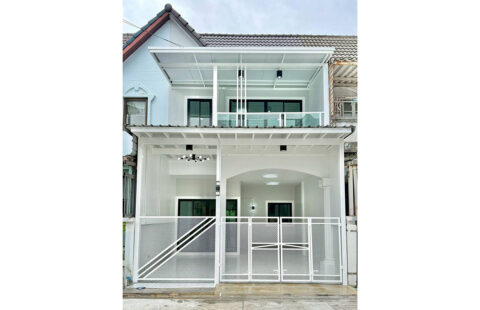 ทาวน์เฮ้าส์ 2 ชั้น หมู่บ้านธารถวิล ซอยวัดพระเงิน ปรับปรุงใหม่พร้อมอยู่ พร้อมเทอเรสด้านหน้า